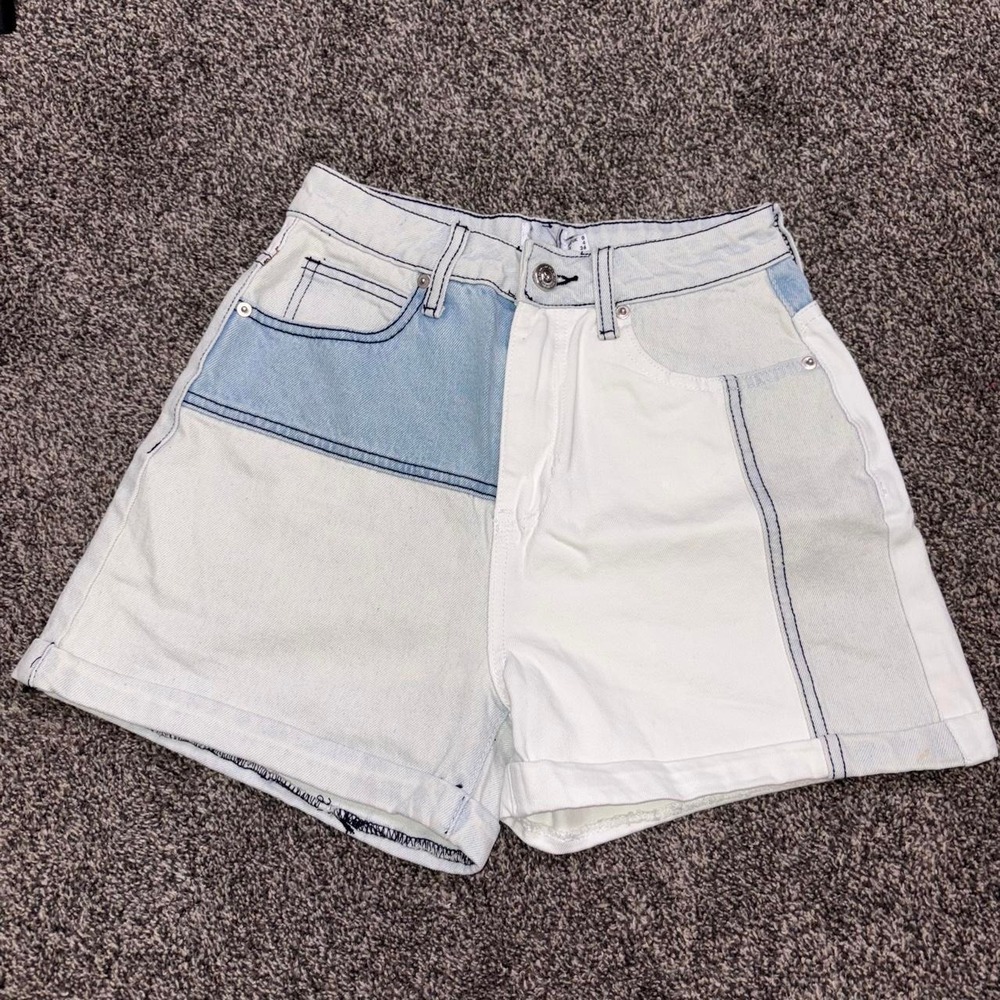 Princess Polly Denim Patterned Shorts size 4